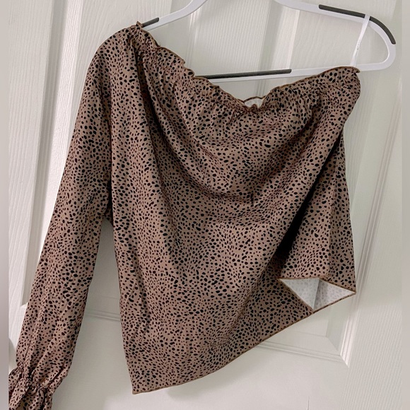 Cheetah print one-shoulder top - Picture 4 of 5